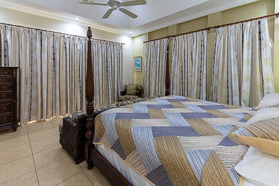 Blue Marllin Suite: Master Bedroom