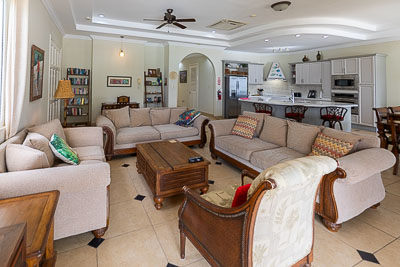 Blue Marlin Suite: Living area