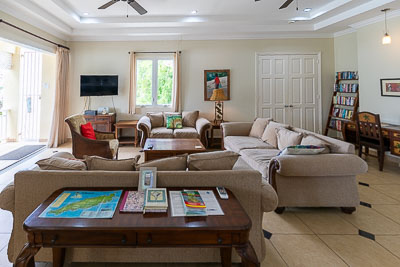 Blue Marlin Suite: Living area